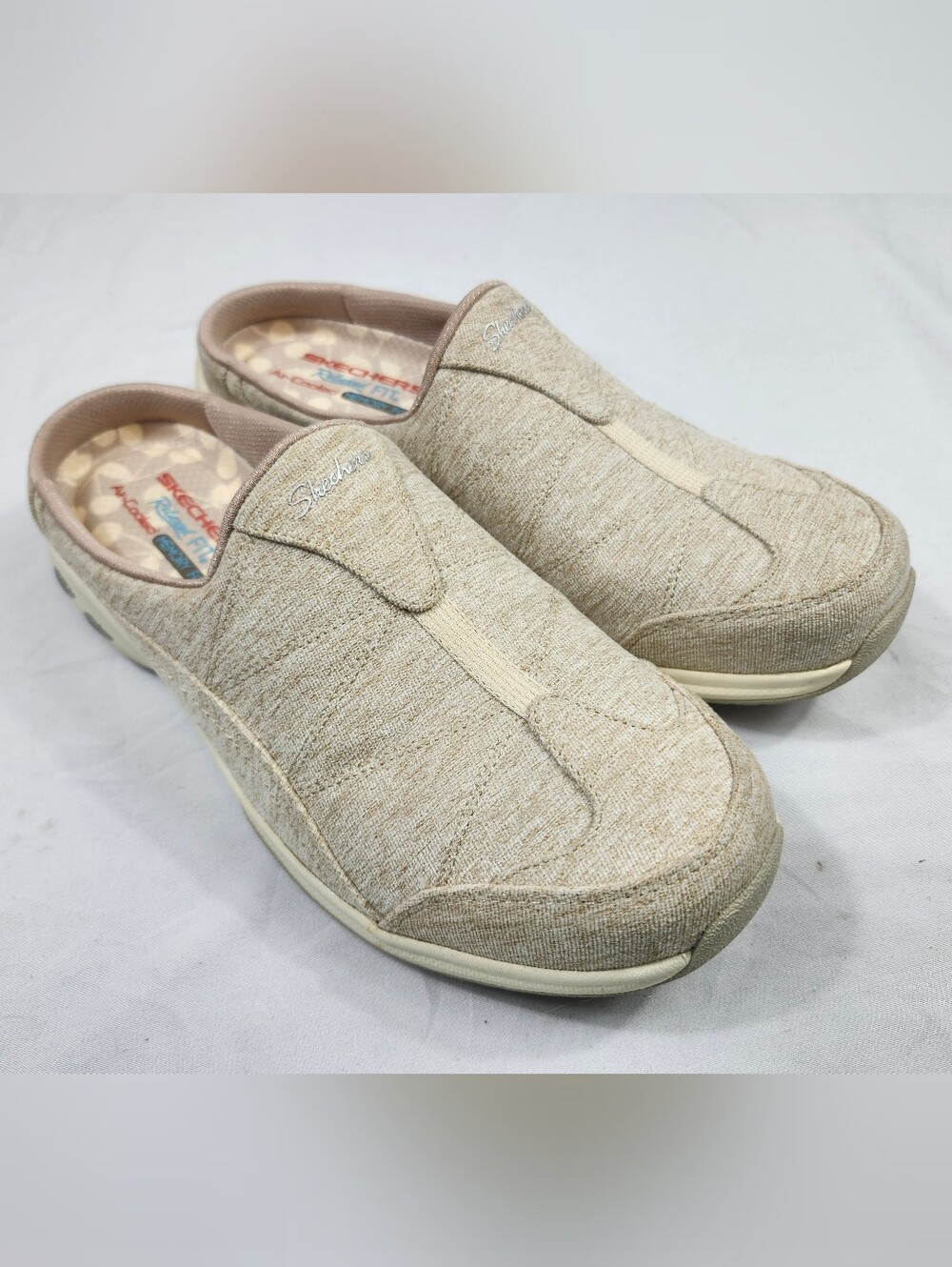 Skechers Women's 9 M Light Beige Slip-On Memory Foam Loafers Mules